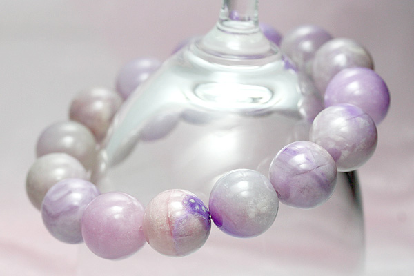 特選品】ピンクスギライト14.5〜15mmブレスレットAA-010水晶クラスター