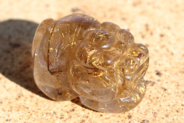 オレンジルチル貔貅 ルチルクォーツ彫り物貔貅（ひきゅう）-033水晶