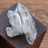 インド・マニハール産水晶クラスター-065