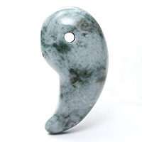【スーパーSALE】糸魚川ブルー翡翠勾玉-015