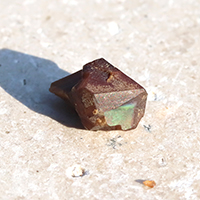 奈良県天川村産レインボーガーネット結晶-025水晶クラスター、天然石