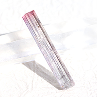 【スーパーSALE】ブラジル・クルゼイロ鉱山産RedCapトルマリン柱状結晶-042